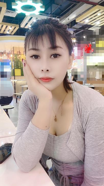 短发御姐可可